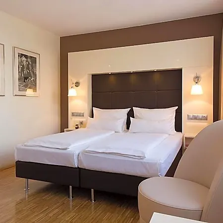 Santo Hotel Kolonia